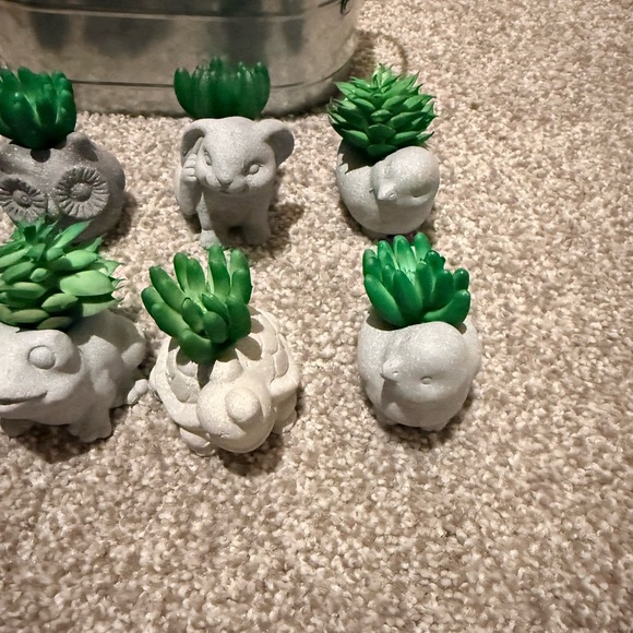 Gray and White Animal Succulent Planters - Picture 5 of 7